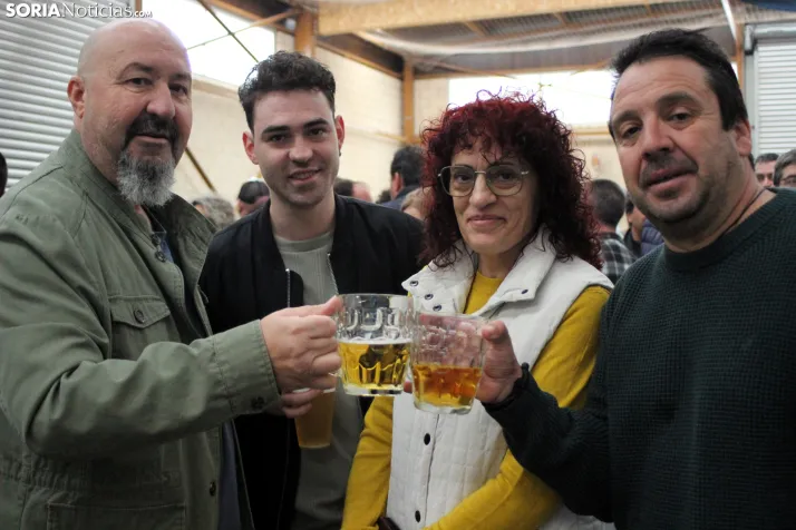 Galer&iacute;a | Ni el cielo gris consigue aguar la fiesta de la Oktoberfest en Golmayo