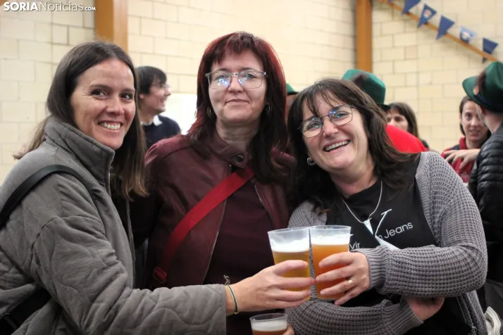 Galer&iacute;a | Ni el cielo gris consigue aguar la fiesta de la Oktoberfest en Golmayo
