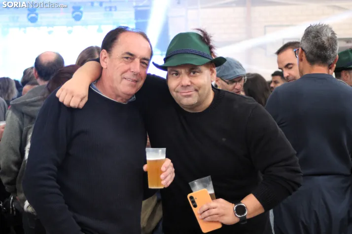 Galer&iacute;a | Ni el cielo gris consigue aguar la fiesta de la Oktoberfest en Golmayo