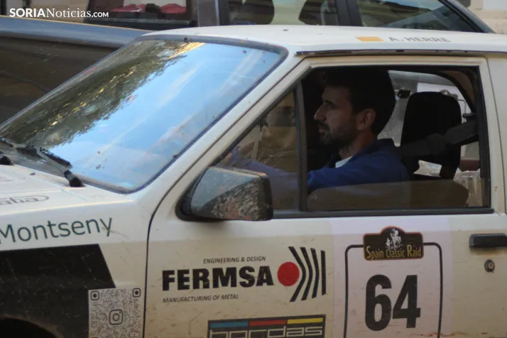 GALER&Iacute;A | El Spain Classic Raid desembarca en la plaza Mayor de Soria