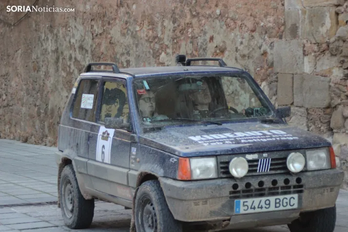 GALER&Iacute;A | El Spain Classic Raid desembarca en la plaza Mayor de Soria