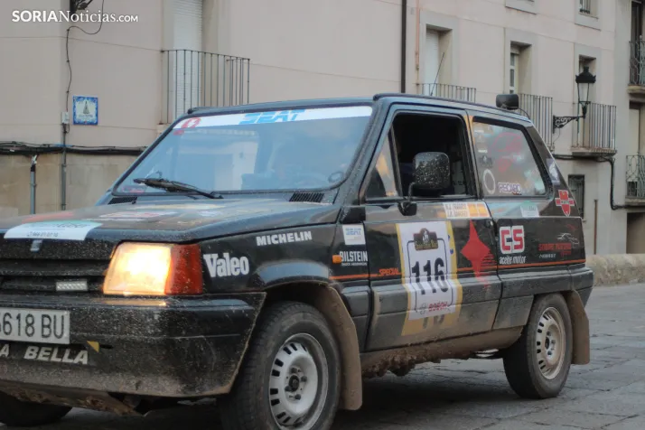 GALER&Iacute;A | El Spain Classic Raid desembarca en la plaza Mayor de Soria