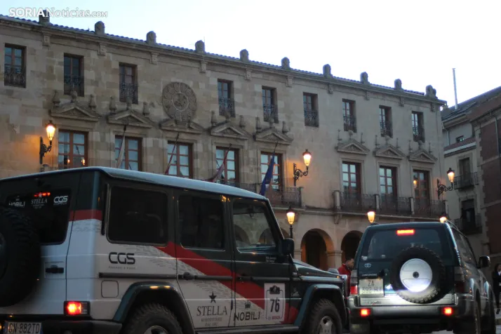 GALER&Iacute;A | El Spain Classic Raid desembarca en la plaza Mayor de Soria
