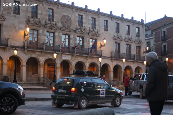 GALER&Iacute;A | El Spain Classic Raid desembarca en la plaza Mayor de Soria