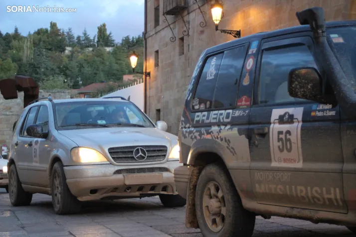 GALER&Iacute;A | El Spain Classic Raid desembarca en la plaza Mayor de Soria