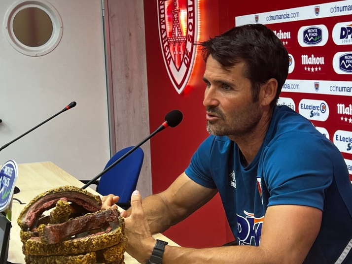 Lolo Escobar, antes de visitar al Getafe B: No esperaba que el equipo se adaptara tan rápido