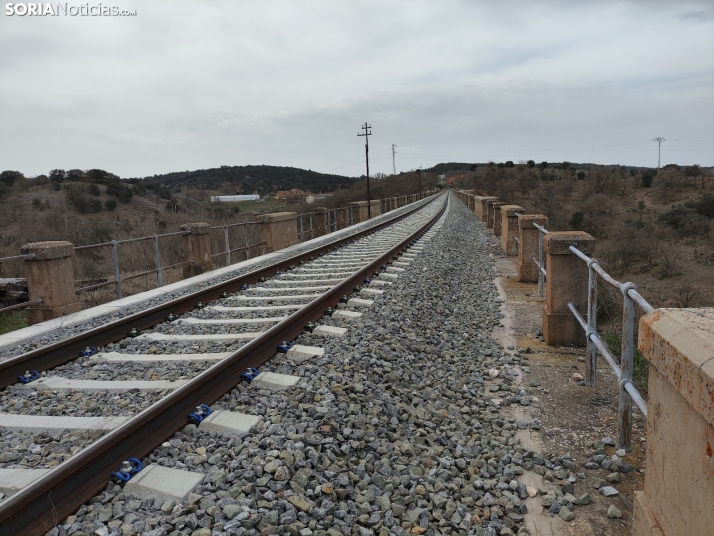 El puente recién construido cuyo marco se hunde 2 cm al día y podría retrasar aún más la vuelta del tren a Soria