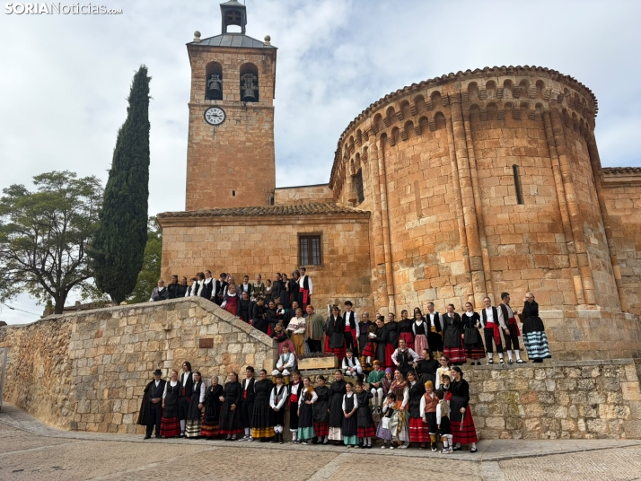 Caltojar baila de espaldas mirando a la Virgen del Pilar: devoción, tradición e identidad soriana