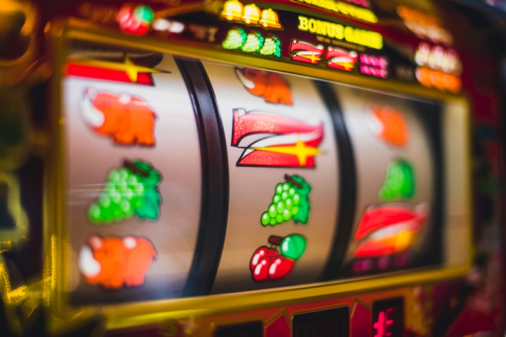 Castilla y León tiene un local con máquinas de apuestas o tragaperras cada 150 personas