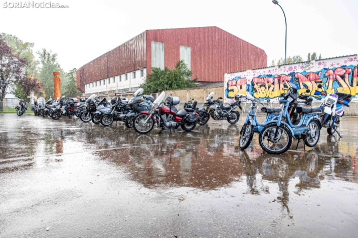 Galería | La lluvia no frena las ganas de moto en Almazán