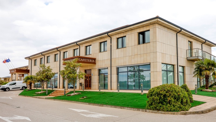 Alda Hotels incorpora al grupo el Villa de Almazán sin perder su vínculo con la tradición del mueble