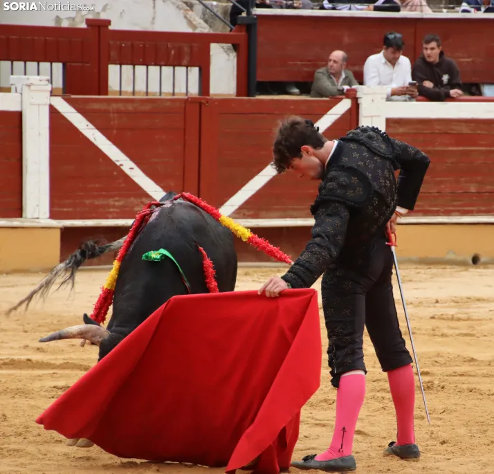 En im&aacute;genes: Jaime de Pedro se lleva el Memorial Redondo en un gran mano a mano ante David Espej&oacute