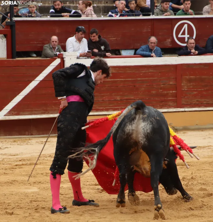 En im&aacute;genes: Jaime de Pedro se lleva el Memorial Redondo en un gran mano a mano ante David Espej&oacute