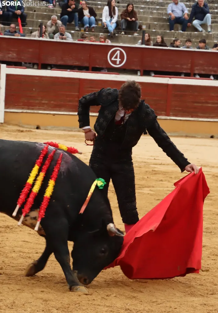 En im&aacute;genes: Jaime de Pedro se lleva el Memorial Redondo en un gran mano a mano ante David Espej&oacute