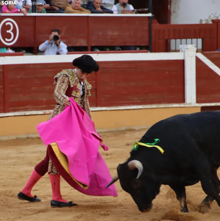 En im&aacute;genes: Jaime de Pedro se lleva el Memorial Redondo en un gran mano a mano ante David Espej&oacute