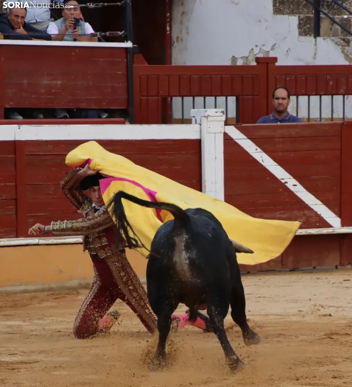 En im&aacute;genes: Jaime de Pedro se lleva el Memorial Redondo en un gran mano a mano ante David Espej&oacute