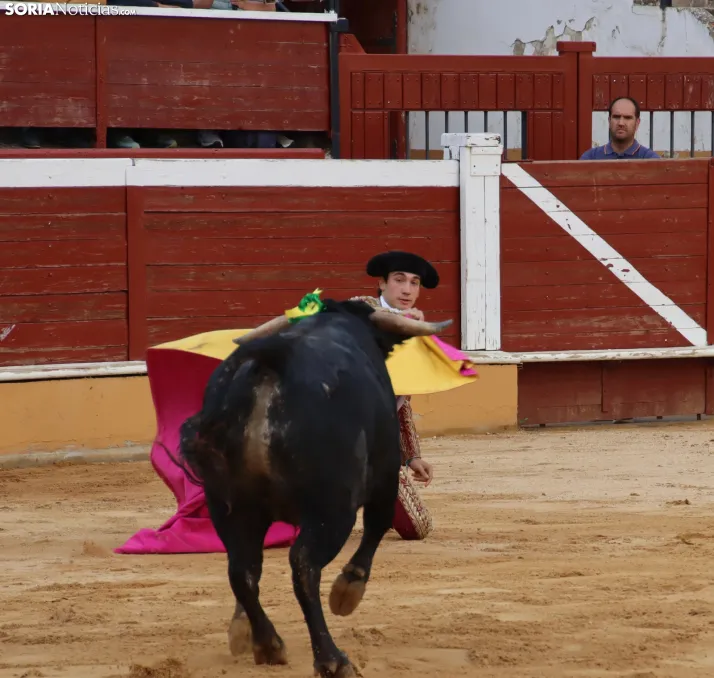En im&aacute;genes: Jaime de Pedro se lleva el Memorial Redondo en un gran mano a mano ante David Espej&oacute