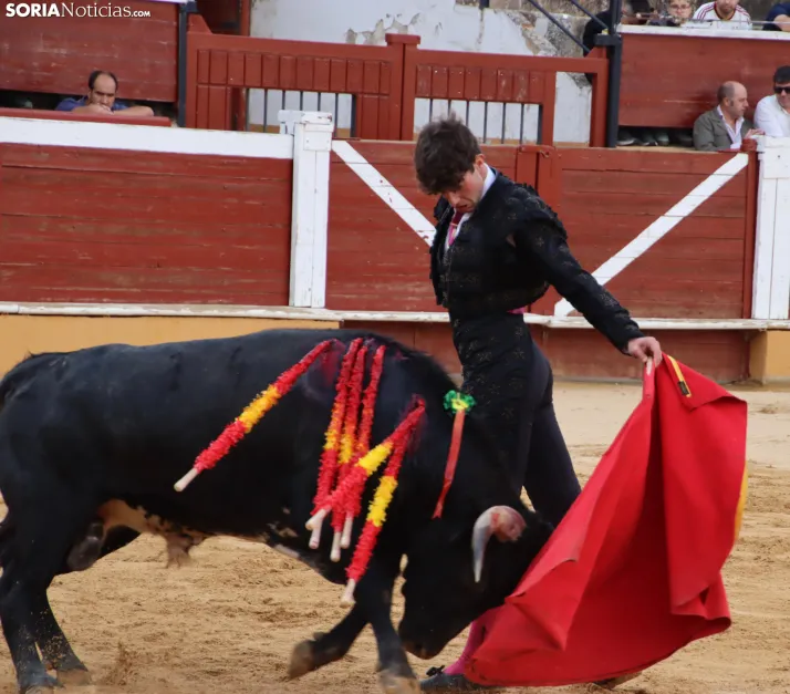 En im&aacute;genes: Jaime de Pedro se lleva el Memorial Redondo en un gran mano a mano ante David Espej&oacute
