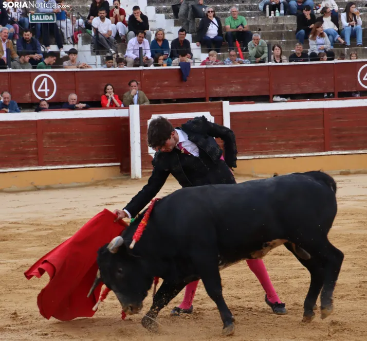 En im&aacute;genes: Jaime de Pedro se lleva el Memorial Redondo en un gran mano a mano ante David Espej&oacute
