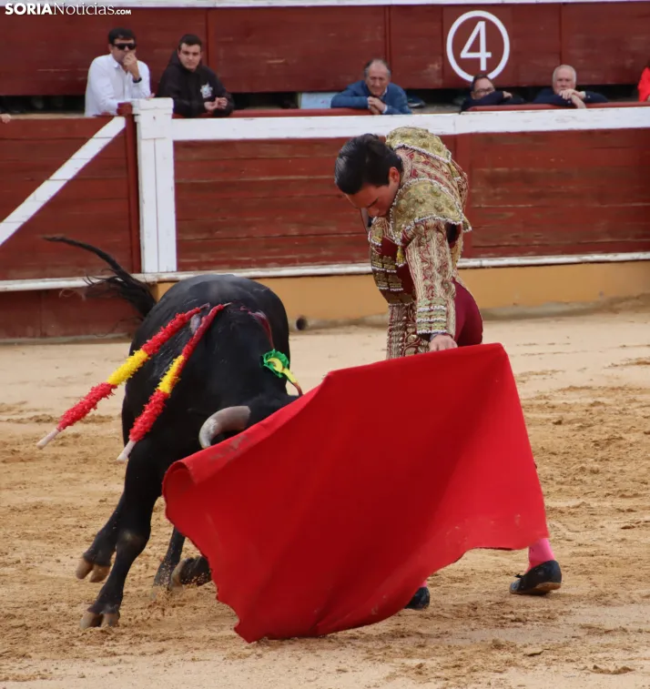 En im&aacute;genes: Jaime de Pedro se lleva el Memorial Redondo en un gran mano a mano ante David Espej&oacute