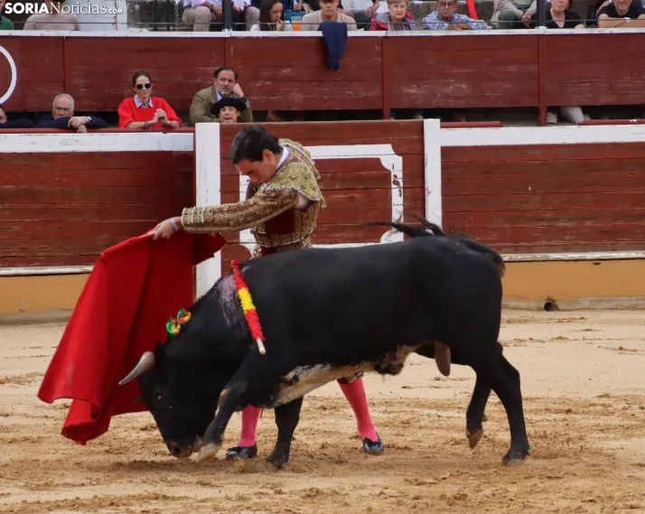 En im&aacute;genes: Jaime de Pedro se lleva el Memorial Redondo en un gran mano a mano ante David Espej&oacute