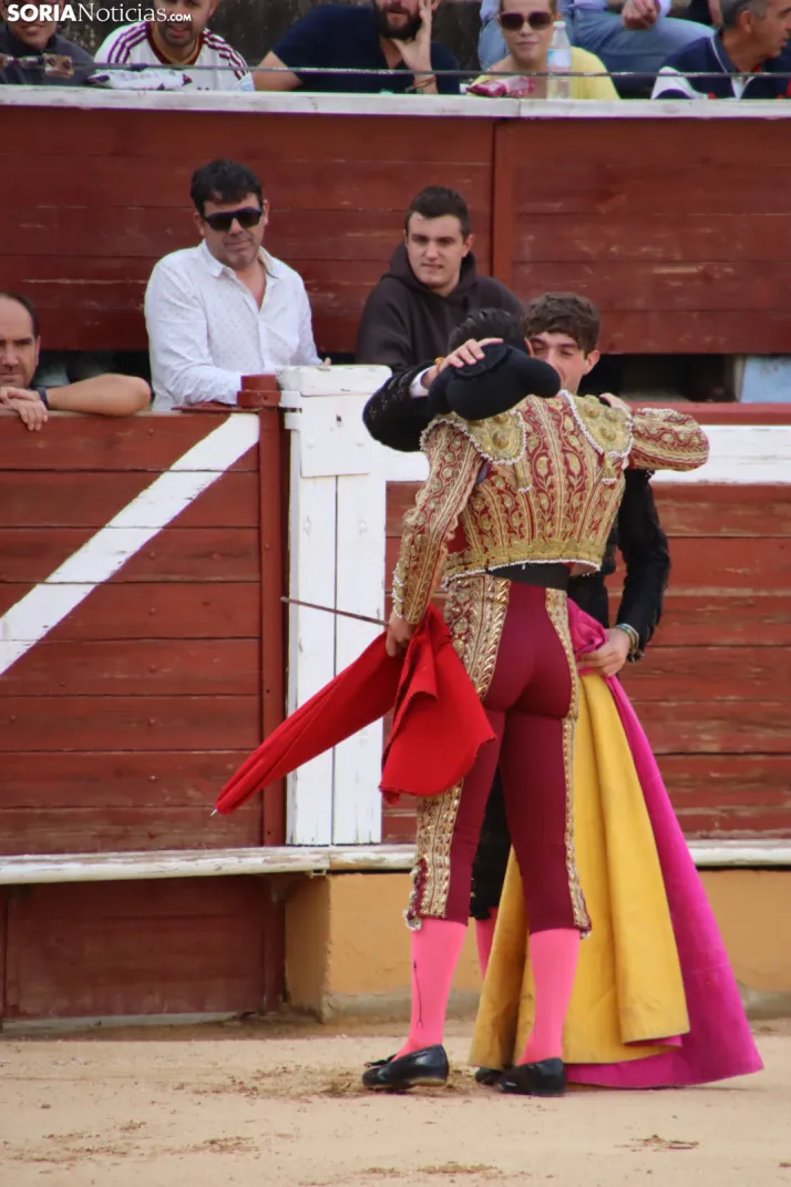 En im&aacute;genes: Jaime de Pedro se lleva el Memorial Redondo en un gran mano a mano ante David Espej&oacute