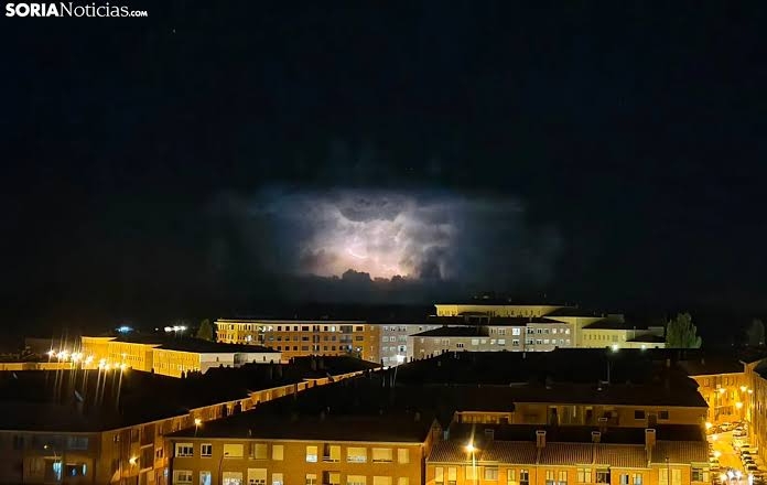 Soria da la bienvenida al día de su patrón pendiente del cielo 
