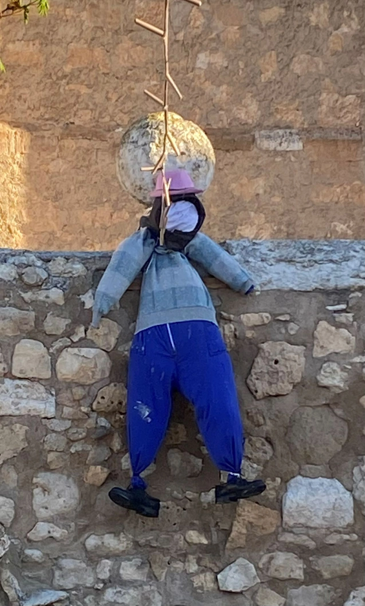 Distintas imágenes, cedidas por los vecinos, de la celebración de la Semana Santa en Utrilla
