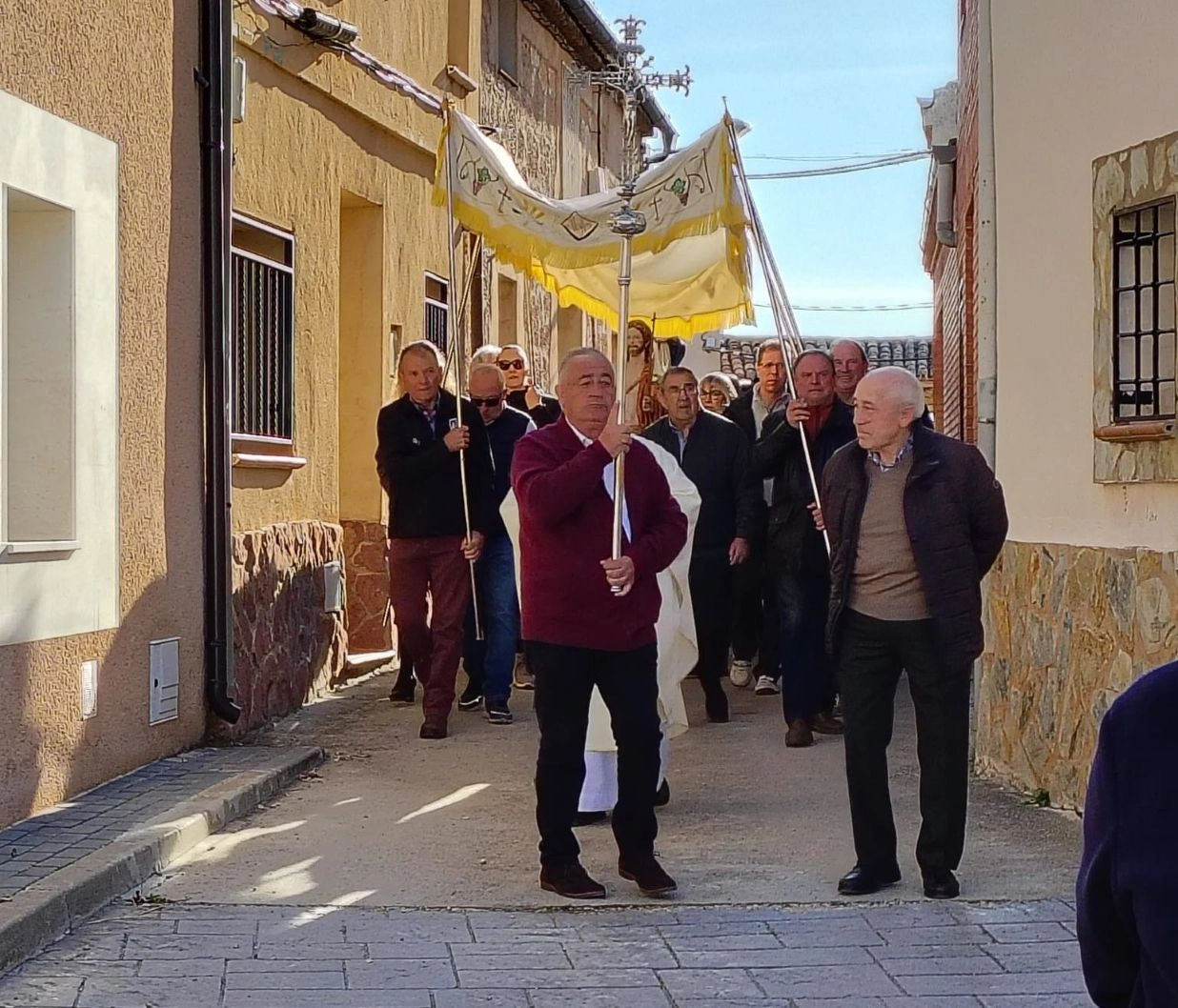 Distintas imágenes, cedidas por los vecinos, de la celebración de la Semana Santa en Utrilla