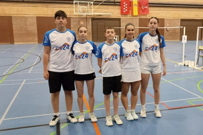 Foto 2 - El Club B&aacute;dminton Soria se complica la permanencia tras irse de vac&iacute;o en la tercera jornada