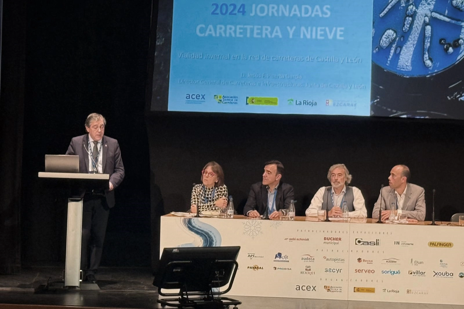 Castilla y León muestra su plan de vialidad invernal, un referente que da cobertura a 11.500 kms de carreteras