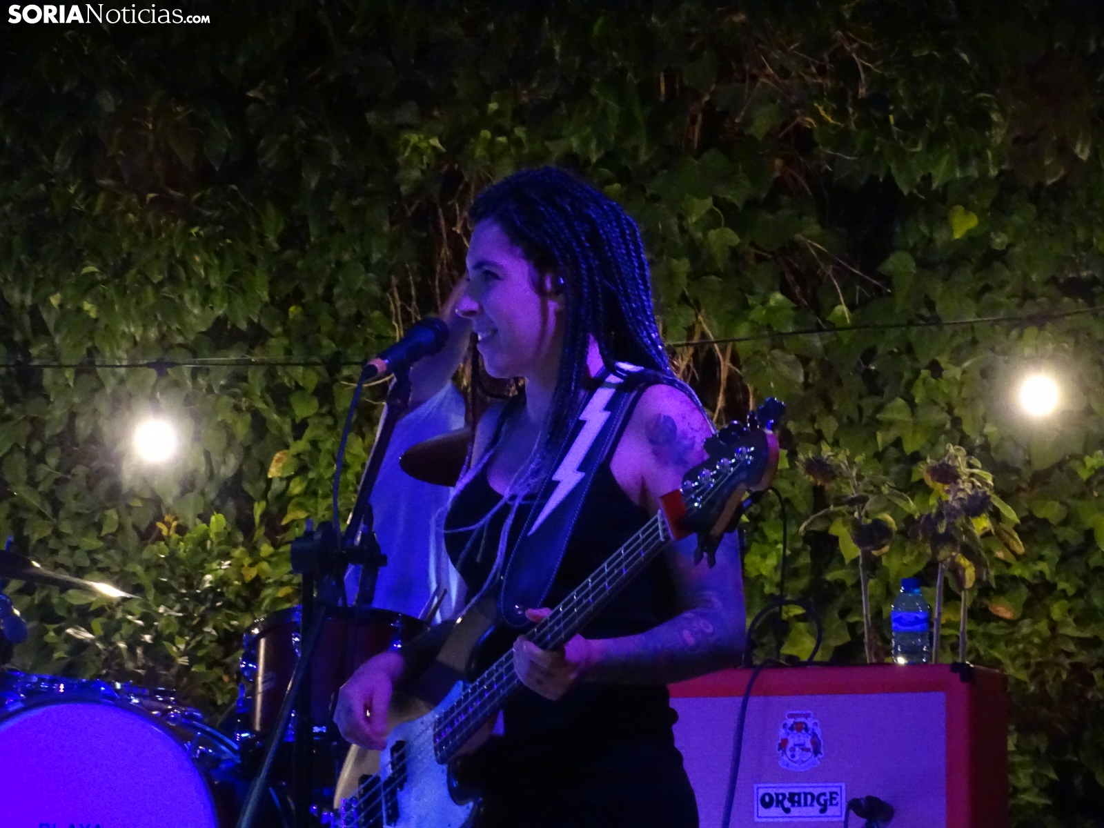 Lalaloveyou: “Vivir de la música en España tiene un puntito precario” | Imagen 1