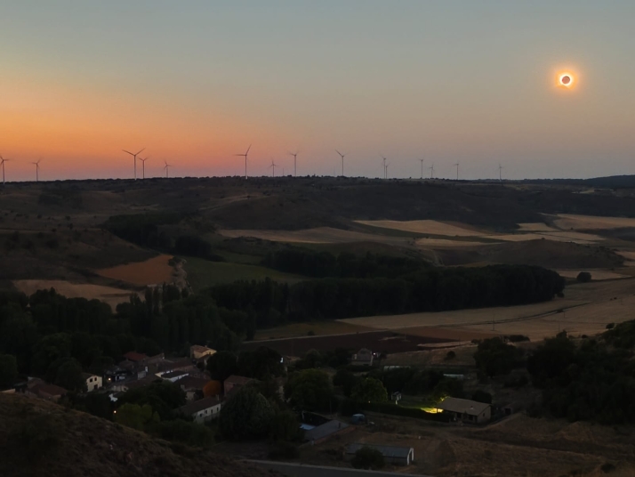 Concurso fotogr&aacute;fico: Decenas de lectores comparten su eclipse con Soria Noticias | Imagen 76