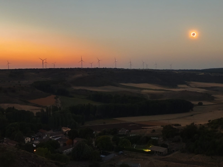 Concurso fotogr&aacute;fico: Decenas de lectores comparten su eclipse con Soria Noticias | Imagen 77