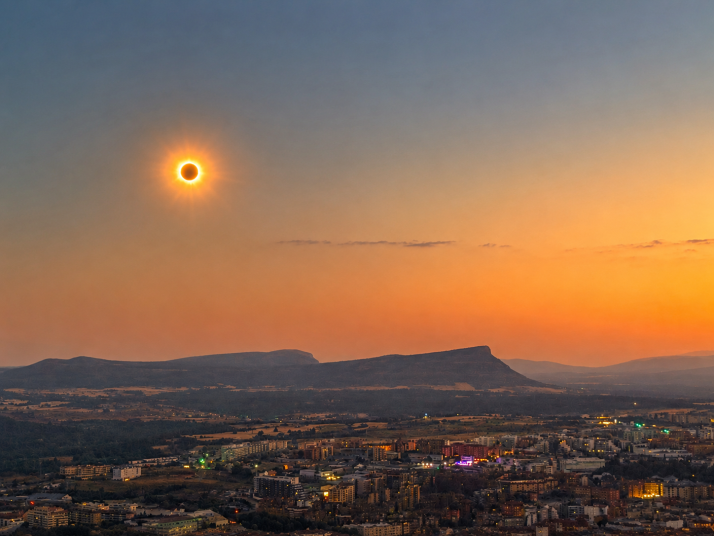 Concurso fotogr&aacute;fico: Decenas de lectores comparten su eclipse con Soria Noticias | Imagen 90