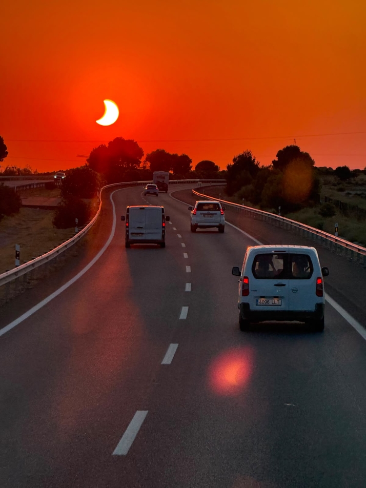 Concurso fotogr&aacute;fico: Decenas de lectores comparten su eclipse con Soria Noticias | Imagen 104