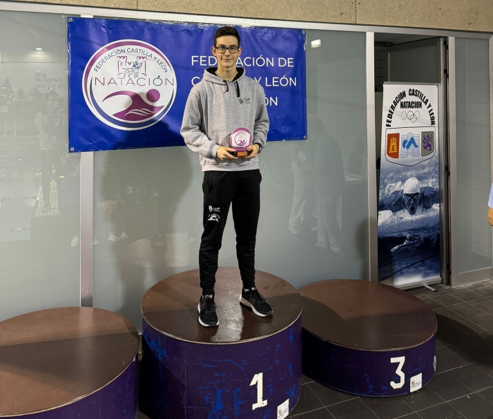 El nadador soriano &Aacute;lvaro Rubio, matr&iacute;cula de honor en Valladolid | Imagen 1