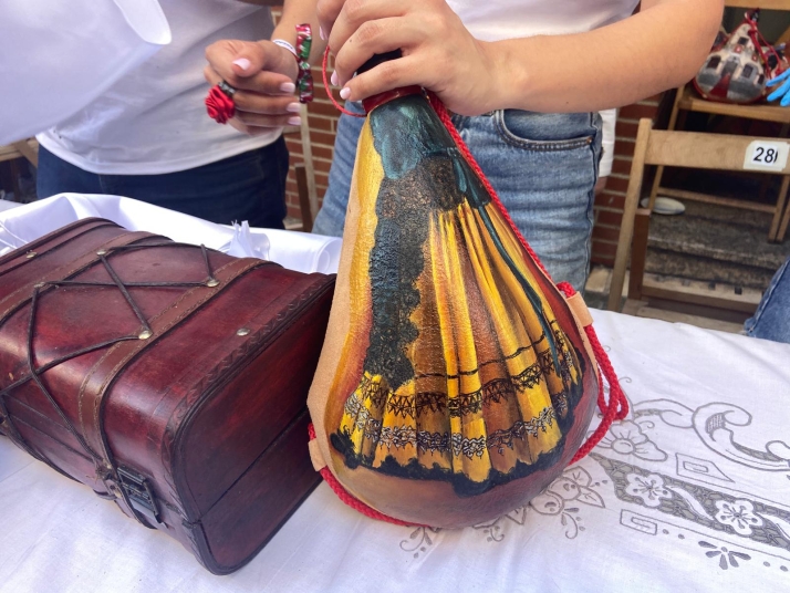 AMPLIACI&Oacute;N | El Rosel y San Blas llega a los 2.200 euros por una bota | Imagen 3