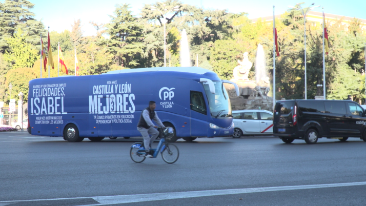 Las nueces de Ma&ntilde;ueco: El PP de Castilla y Le&oacute;n lanza su campa&ntilde;a m&aacute;s atrevida con gui&ntilde;os a Ayuso y un unboxing sorprendente | Imagen 1