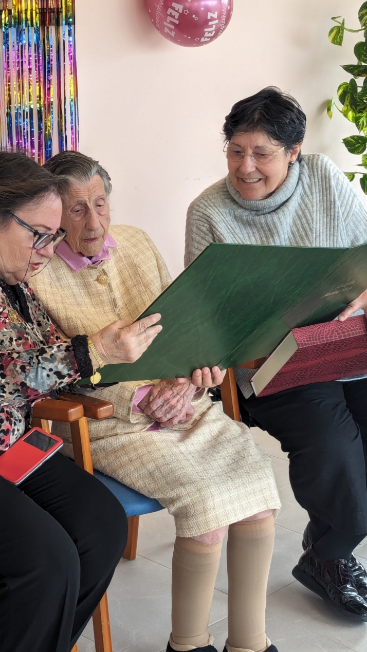 Margarita Mart&iacute;nez cumple el siglo en su pueblo, Quintana Redonda | Imagen 1