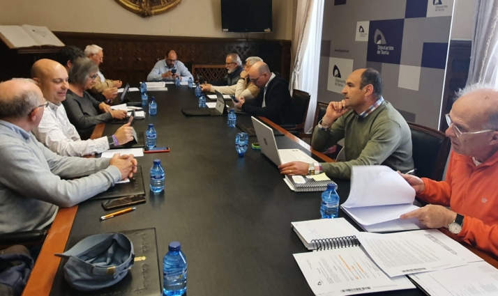 La Diputaci&oacute;n dictamina las bases para subvencionar caudal&iacute;metros de purines y las ayudas a la experimentaci&oacute;n agr&iacute;cola | Imagen 1