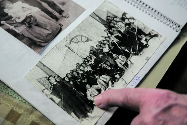 Grupo de j&oacute;venes que recuperaron las Danzas del Paloteo. /Mar&iacute;a Ferrer