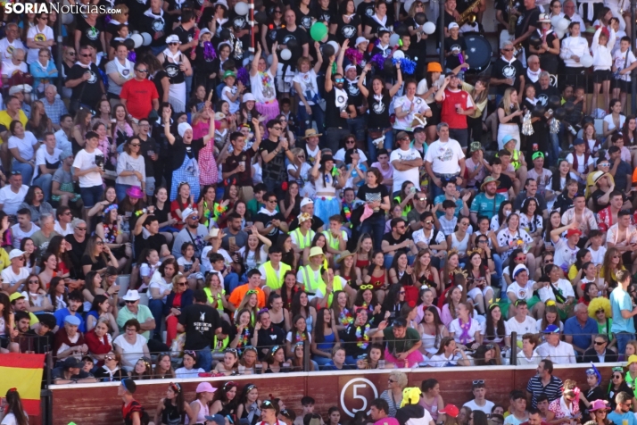 Revive el Viernes &lsquo;de Toros&rsquo;: Las mejores fotos de la Feria Taurina, sanjuanea con Irene y Ana o la aparici&oacute;n de Estrella Mag&aacute;n | Imagen 6