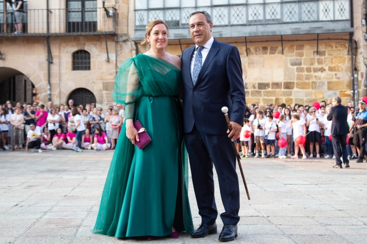 &iquest;Qu&eacute; han vestido los jurados en el mi&eacute;rcoles 'El Preg&oacute;n'? Te lo contamos | Imagen 7