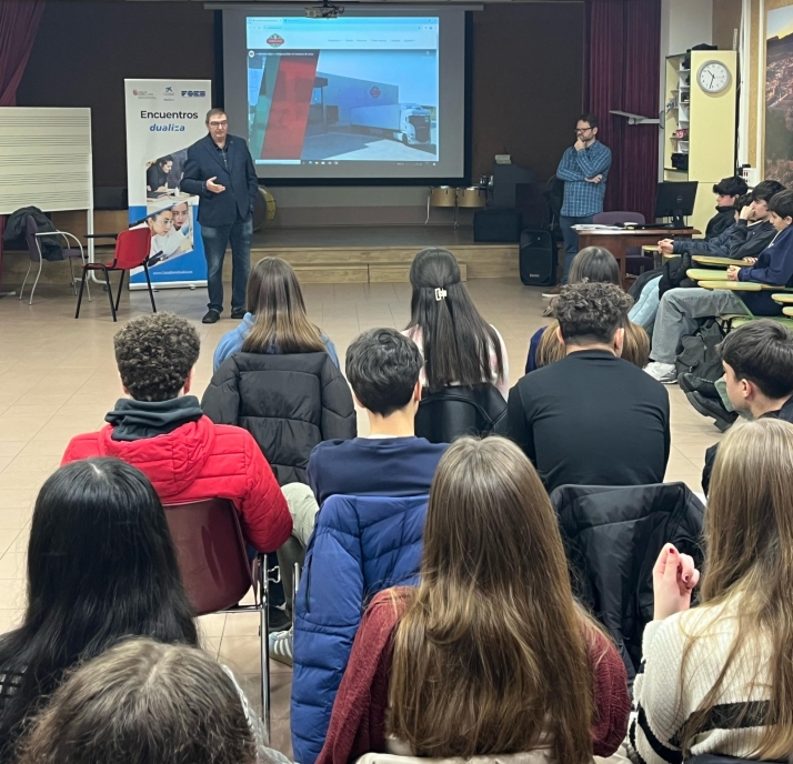 Empresarios y estudiantes conectan en &lsquo;Vocaciones Dualiza&rsquo; para impulsar la FP y el empleo en Soria | Imagen 1
