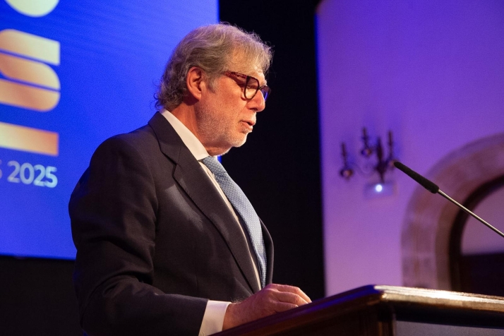 Gala FOES | Santiago Aparicio alza la voz por la industria: "Jugamos con desventaja" | Imagen 1