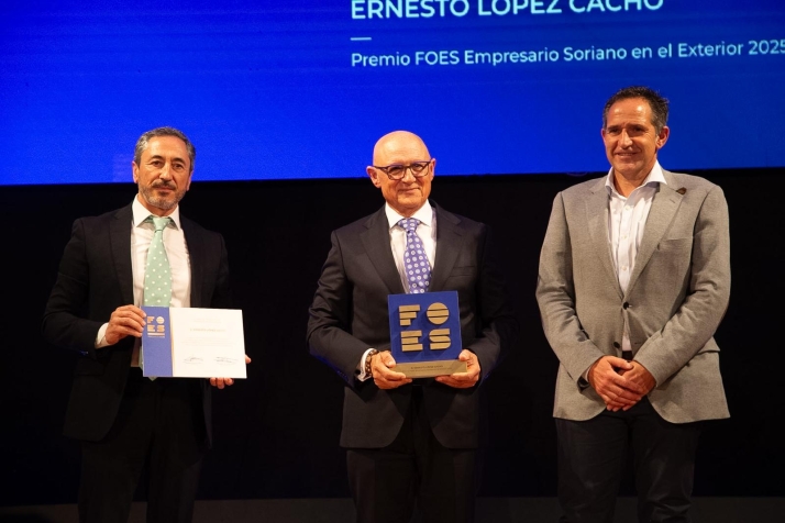 Gala FOES | Santiago Aparicio alza la voz por la industria: "Jugamos con desventaja" | Imagen 5