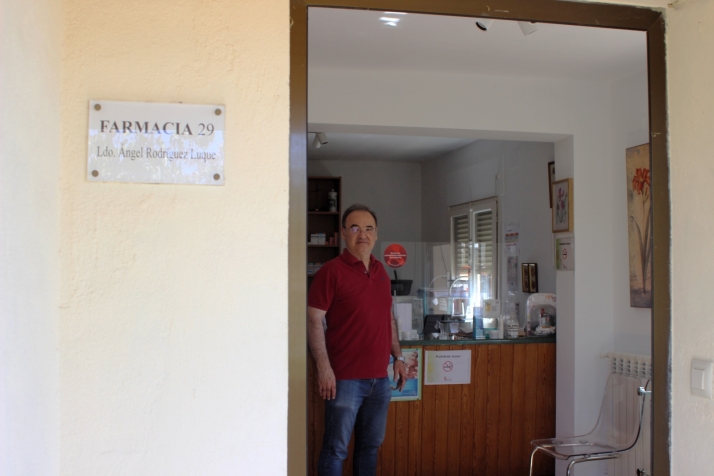 &Aacute;ngel Rodr&iacute;guez Luque, el farmac&eacute;utico que tiene la 'receta' contra la soledad | Imagen 2