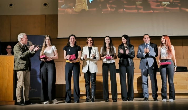 El IES Santa Catalina de El Burgo, finalista en los XI Premios de Investigaci&oacute;n e Innovaci&oacute;n de Castilla y Le&oacute;n | Imagen 4