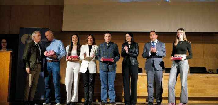 El IES Santa Catalina de El Burgo, finalista en los XI Premios de Investigaci&oacute;n e Innovaci&oacute;n de Castilla y Le&oacute;n | Imagen 1